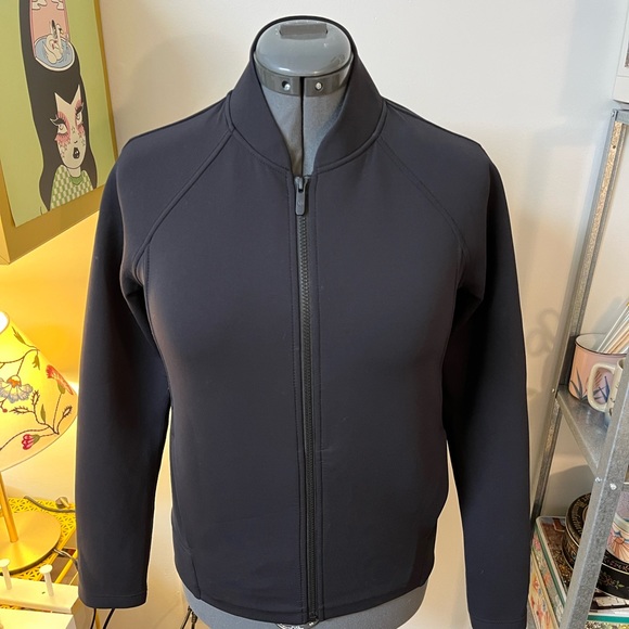 Lululemon stretchy soft scuba material sweater - Picture 1 of 6